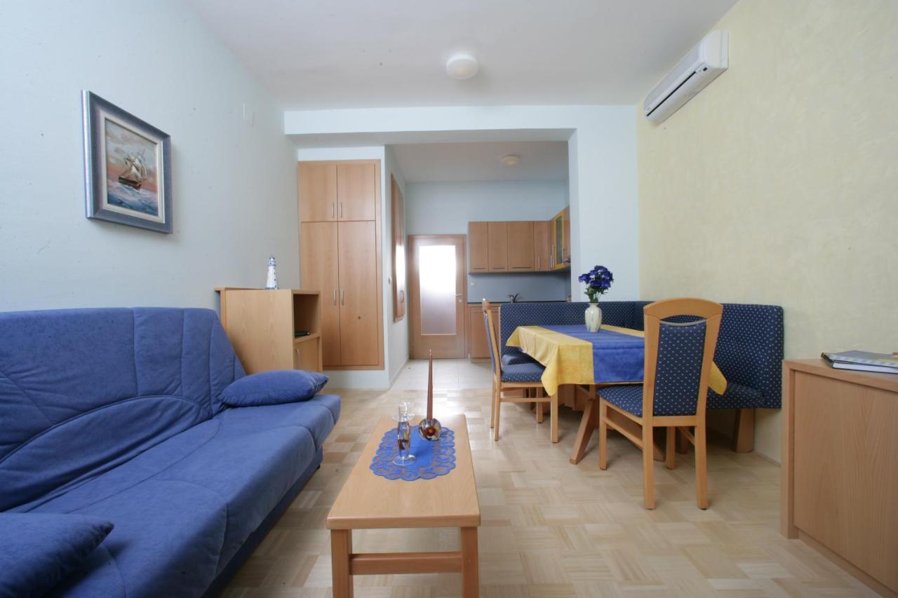 Apartments Villa Adriatica Biograd Na Moru Exterior foto