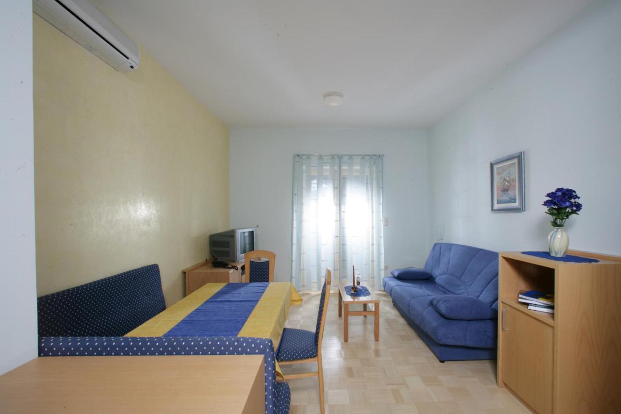 Apartments Villa Adriatica Biograd Na Moru Exterior foto