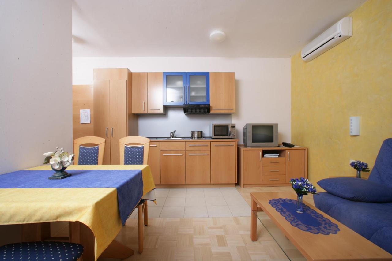 Apartments Villa Adriatica Biograd Na Moru Exterior foto