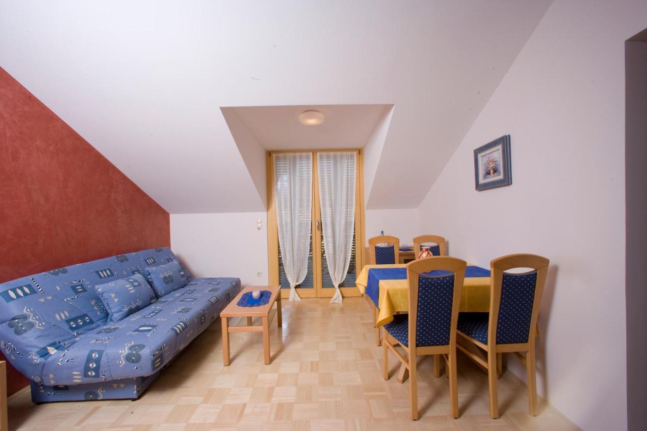 Apartments Villa Adriatica Biograd Na Moru Exterior foto