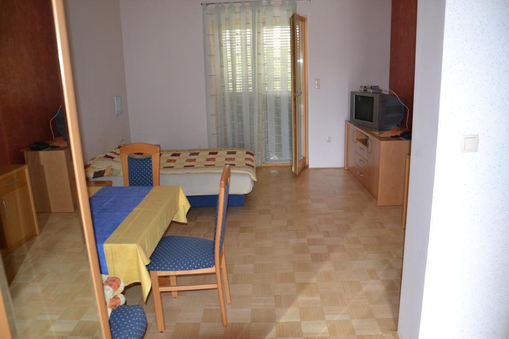 Apartments Villa Adriatica Biograd Na Moru Cameră foto